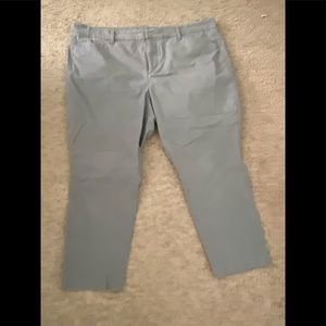 Old Navy 22W Grey Pixie Pants Twill with Stretch.